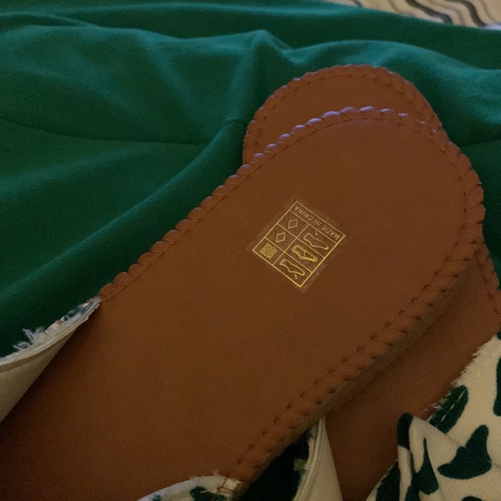 Green And Cream Slides - image 5